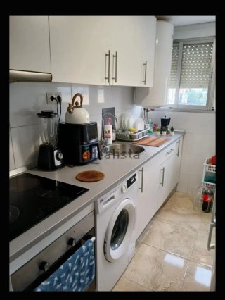 Alquilo habitación cómoda amueblada a Dama sola