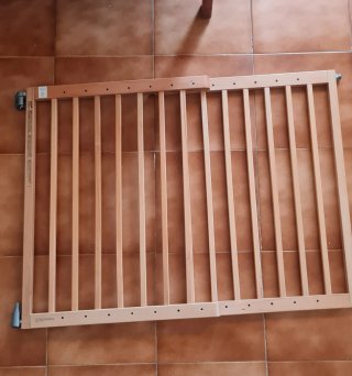 Barrera de seguridad Munchkin madera