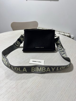 Bolso Bimba y Lola negro  con bandolera de tela
