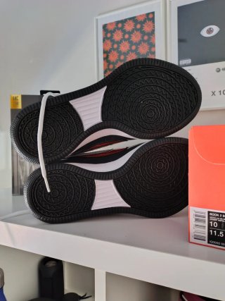 Nike Book 2 SP Zapatillas Grises y Rojas