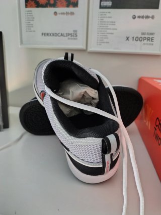 Nike Book 2 SP Zapatillas Grises y Rojas