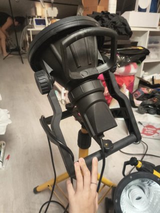 Foco LED Portátil Trípode Amarillo