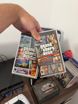Sony PSP-2004 Nero + Pacchetto Giochi + Caricatore