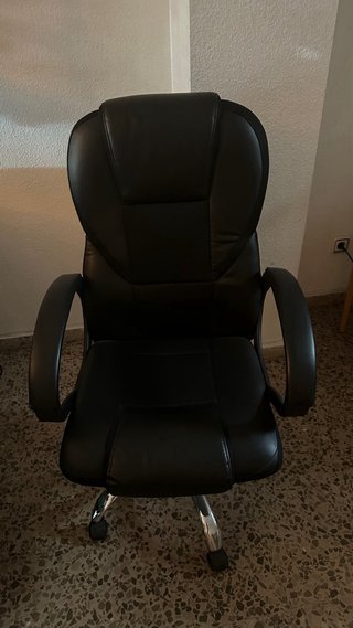 Silla de oficina negra