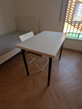Mesa montable de madera,silla plegable(negociable)