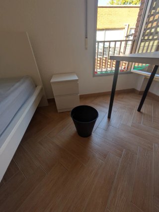 Mesa montable de madera,silla plegable(negociable)