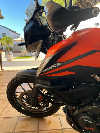 KTM 390 Adventure Negra y Naranja