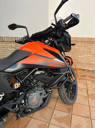KTM 390 Adventure Negra y Naranja