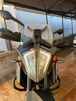 KTM 390 Adventure Negra y Naranja