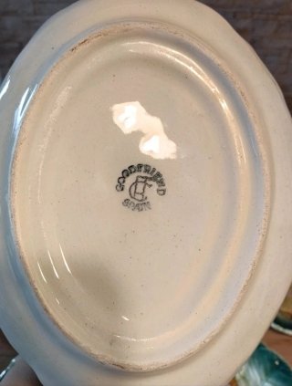 Conjunto antiguo: bandeja, salsera y 6 platos