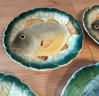 Conjunto antiguo: bandeja, salsera y 6 platos