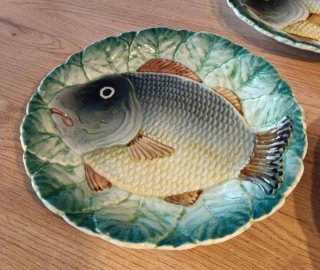 Conjunto antiguo: bandeja, salsera y 6 platos