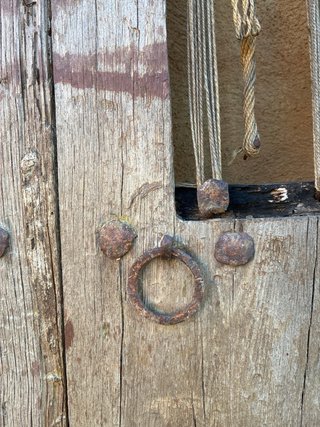 Puerta antigua de madera para restaurar