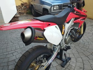 Honda CRF 450R Motocross Roja y Blanca