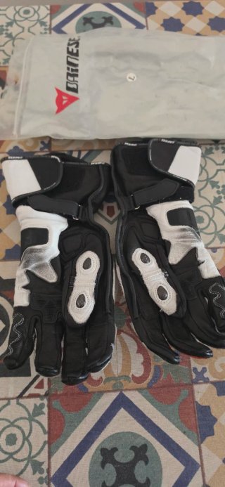 Chaqueta y guantes BMW Motorrad