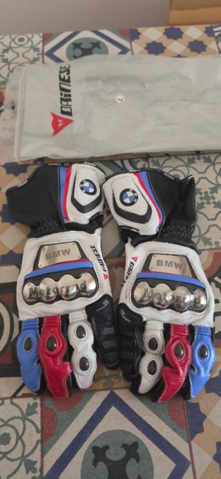 Chaqueta y guantes BMW Motorrad