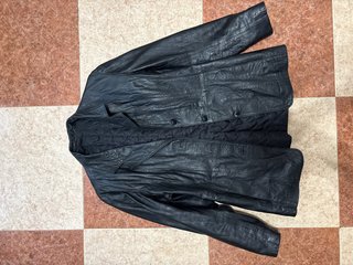 Chaqueta de cuero negra