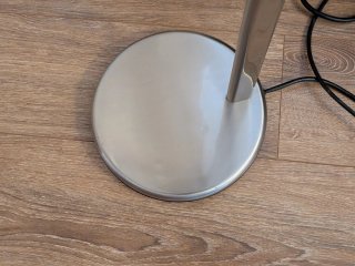 Lámpara de pie moderna metal