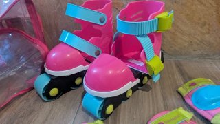 Conjunto de patines, protecciones y mochila