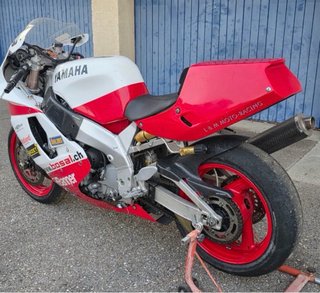Yamaha YZF 750R - Moto Deportiva