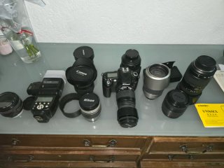 Nikon D90 DSLR + 4 objetivos + flash