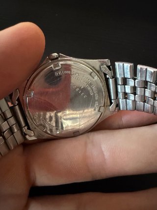 Reloj Seiko Quartz SQ100 Plata y Blanco