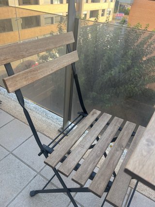 Mesa y 2 sillas plegables terraza