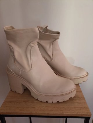 Botines Stradivarius Beige Talla 36