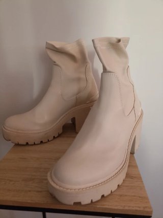 Botines Stradivarius Beige Talla 36