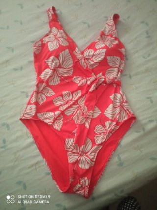 Bañador estampado floral rojo