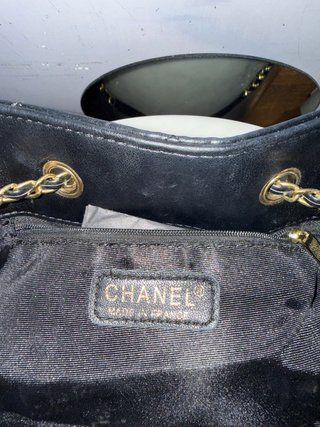 Borsa secchiello Chanel trapuntata nera