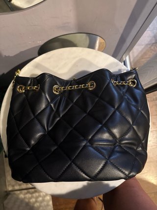 Borsa secchiello Chanel trapuntata nera