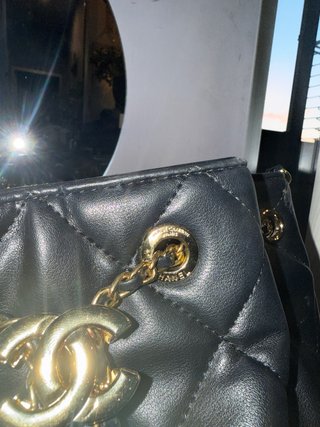 Borsa secchiello Chanel trapuntata nera