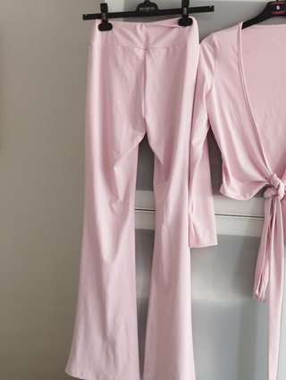 Conjunto Shein XS Pantalón y Top Rosa