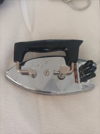 Plancha de viaje vintage cromada