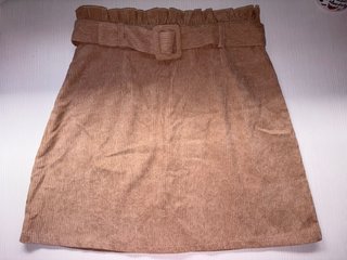 Falda marrón de pana con cinturón