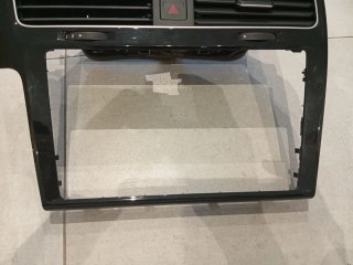 Aireador central pantalla 8" Volkswagen Golf mk7