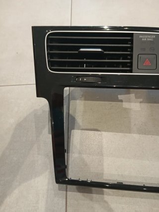 Aireador central pantalla 8" Volkswagen Golf mk7