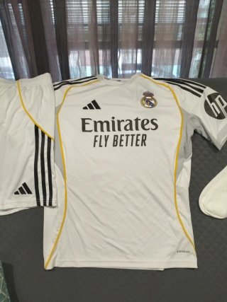 Equipación Real Madrid T/13-14 años