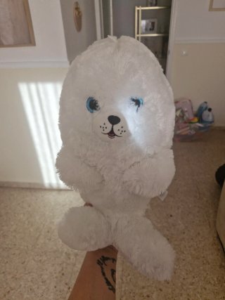Foca de peluche blanca