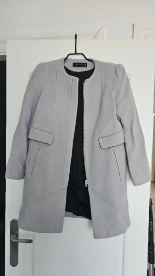 Lote 9 prendas: abrigos y chaquetas