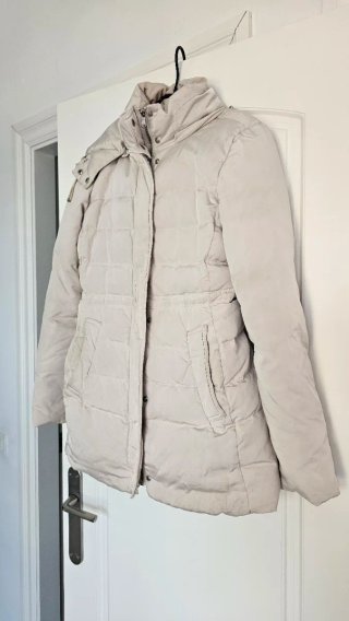 Lote 9 prendas: abrigos y chaquetas