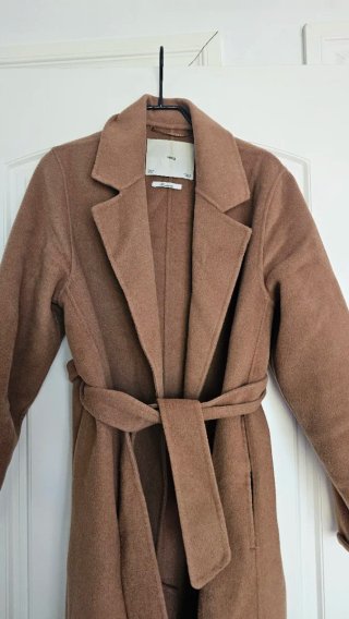 Lote 9 prendas: abrigos y chaquetas