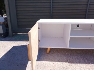 Mueble TV moderno blanco y madera