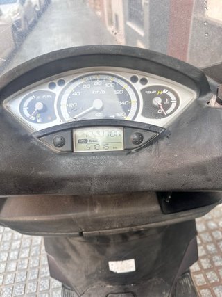 Yamaha XMAX 125 2007 Asiento Roto