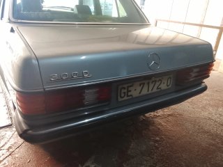 Mercedes-Benz Clase E 1983