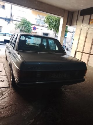 Mercedes-Benz Clase E 1983
