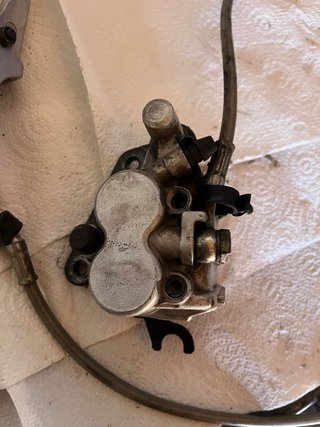 Bomba freno y pinza Derbi Senda