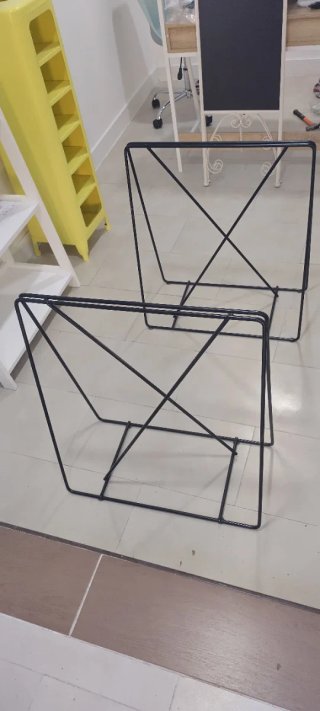 Caballetes modernos metálicos