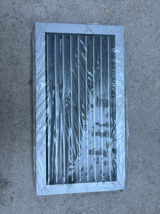 Rejilla de ventilación metálica